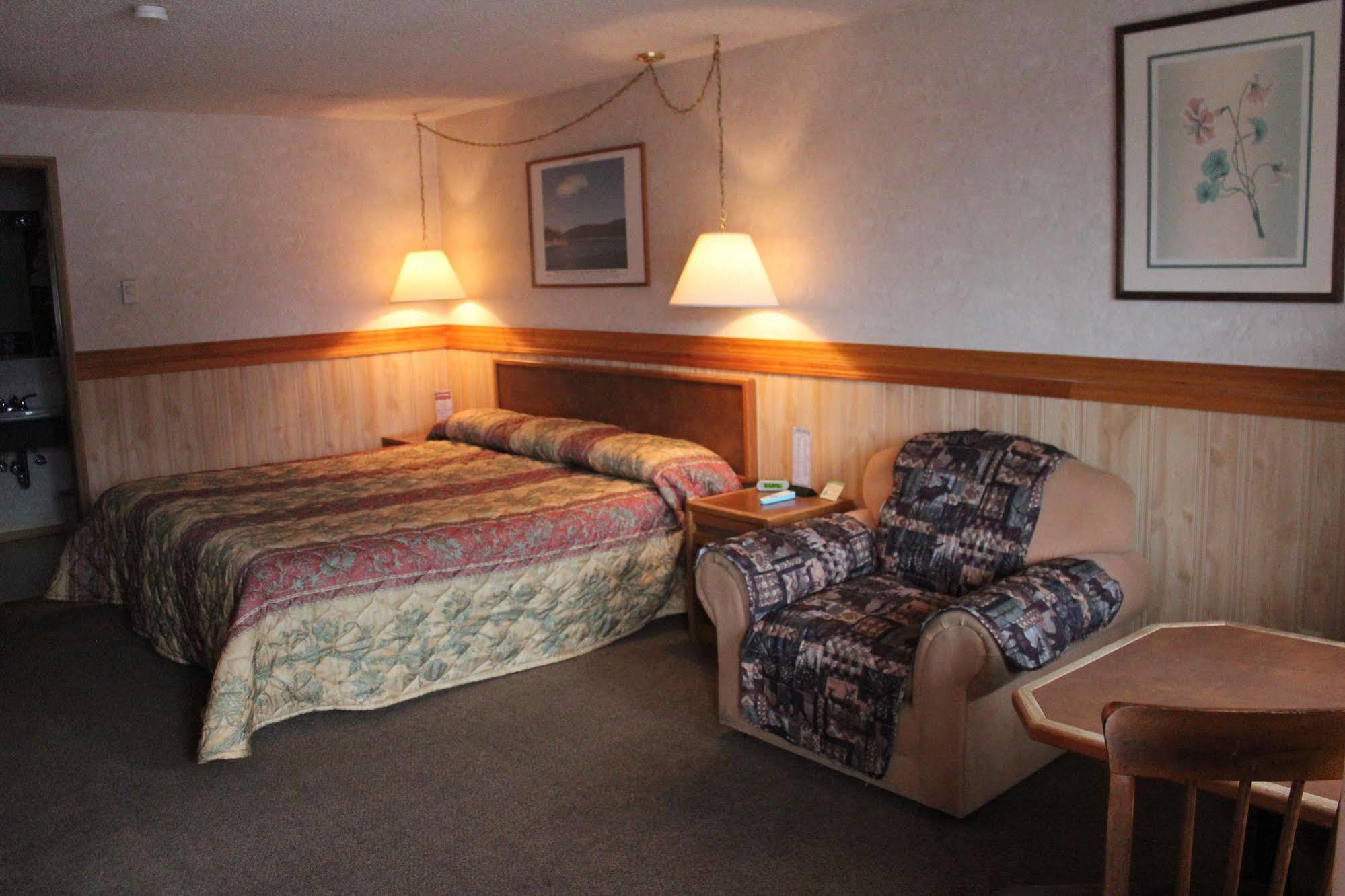 Caboose Motel Libby Bagian luar foto